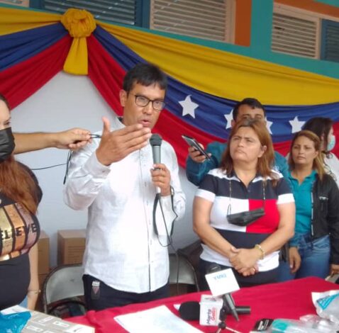 Cárdenas: más de mil docentes y personal de educación atendidos en jornada integral