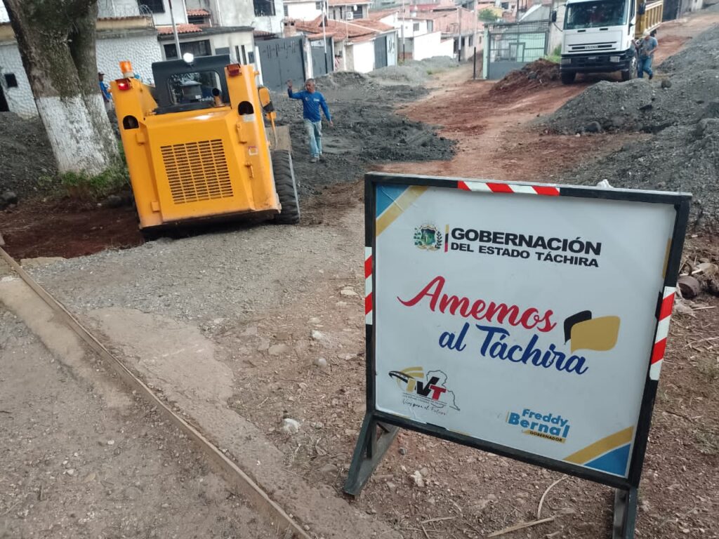 Plan de Mantenimiento Vial Comunitario llegó al sector Tinajitas de Palo Gordo