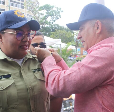 Con dotación y equipamiento reivindican policía de San Cristóbal