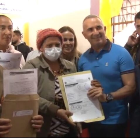 Familias del municipio Rafael Urdaneta reciben títulos de propiedad de tierras