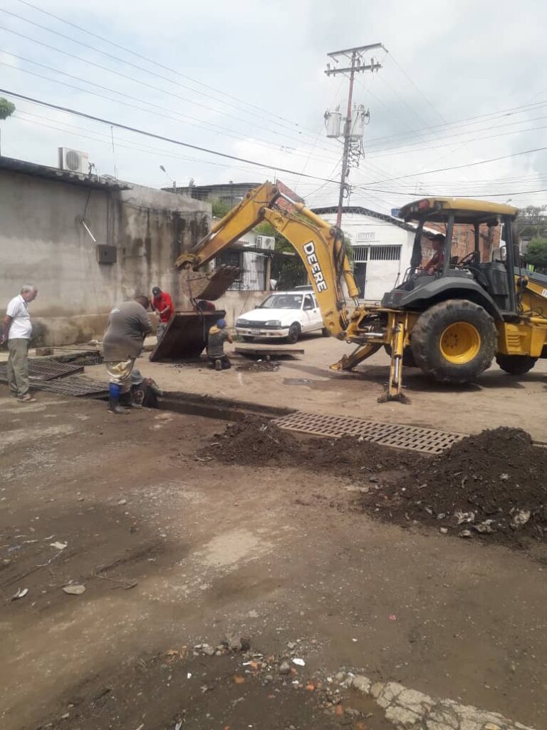 Alcaldía dde Ureña ejecuta limpieza de Drenajes