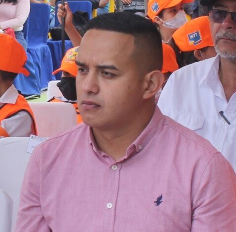 IVT: Desde hace más de 20 años no se asfaltaba la Autopista”