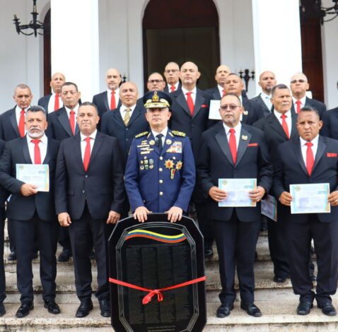 Bernal: Seguiremos defendiendo la patria de Bolívar