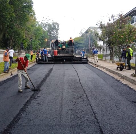 Culminan trabajos de asfaltado en el Municipio Jáuregui