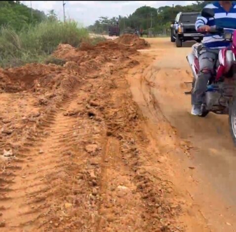 Recuperan transitabilidad en sector 12 de Marzo en la Machiques-Colón