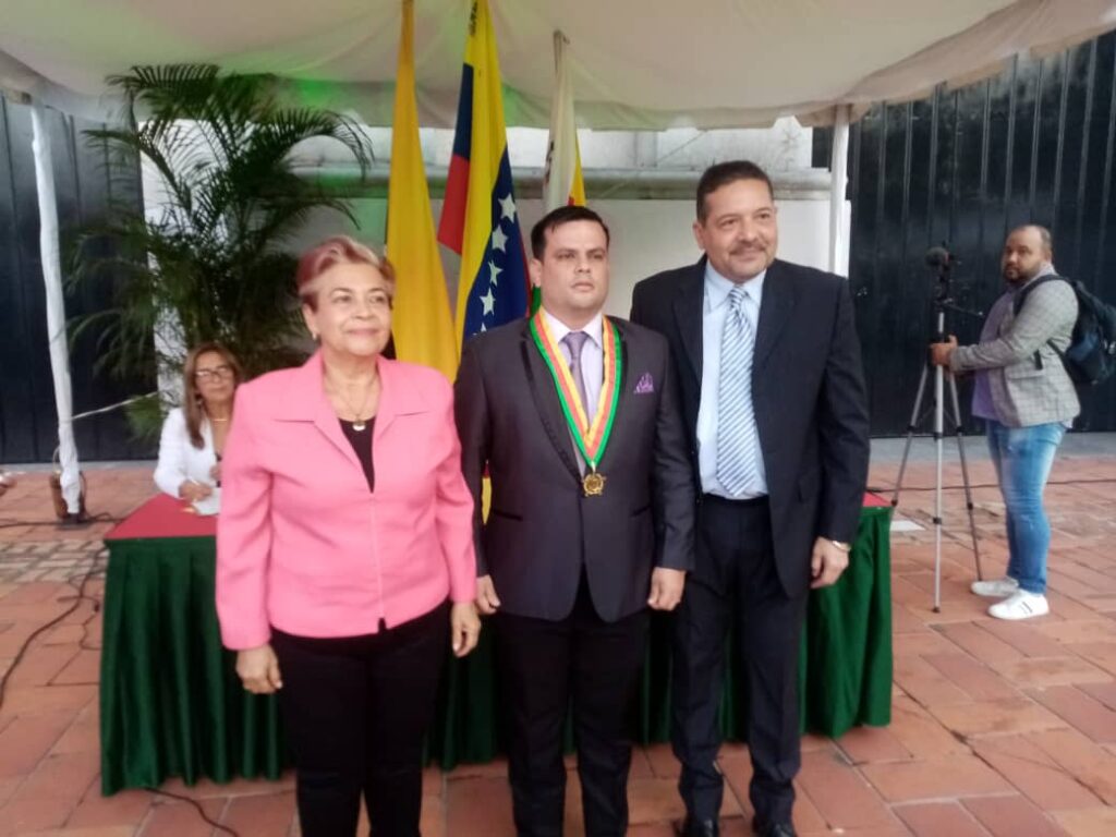 Yeison Useche es juramentado presidente del Concejo Municipal de San Cristóbal
