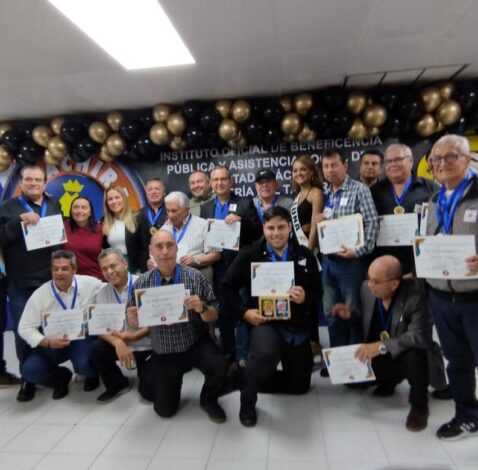 Lotería del Táchira reconoce labor de las voces del ciclismo