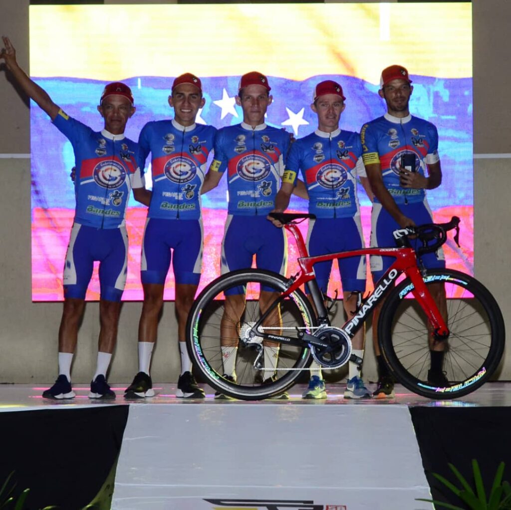 Elegante presentación de la Vuelta al Táchira en Bicicleta