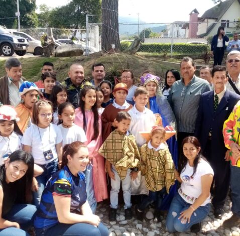 Alcaldía y Concejo Municipal celebraron la Paradura del Niño