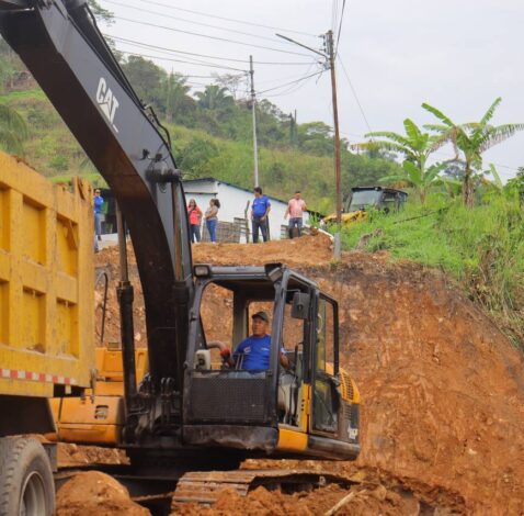 Gobernador Bernal inspeccionó trabajos de rehabilitación de la vía de El Palmar de la Copé
