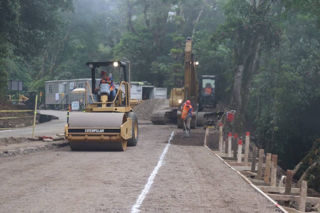 Gobernador Bernal supervisa obra vial de envergadura en municipio Rafael Urdaneta