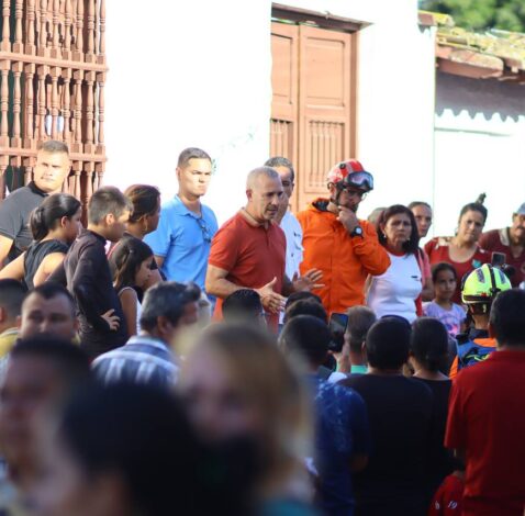 Gobernador Bernal supervisa viviendas en riesgo en municipio Junín
